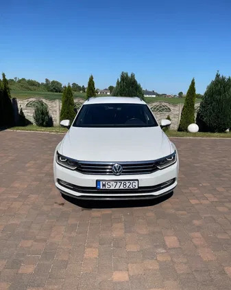 samochody osobowe Volkswagen Passat cena 82000 przebieg: 205000, rok produkcji 2018 z Siedlce